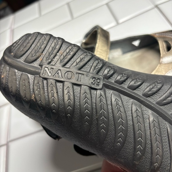 Naot Rongo Mary Jane Koru Brass Lthr/Pewter Lthr metallic‎ women’s size 8 or 39 - Picture 14 of 14